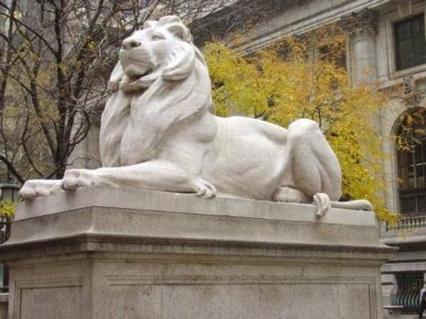 纽约公共图书馆狮子雕像