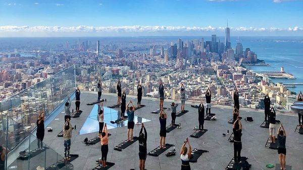 纽约Edge观景台瑜伽