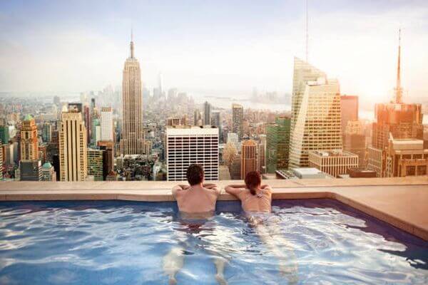 纽约屋顶泳池酒店